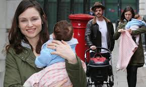 The rock band from sussex are formed of richard, kevin jeremiah. Sophie Ellis Bextor Cradles Newborn Fifth Son Mickey As She Leaves Radio Studios With Husband Daily Mail Online