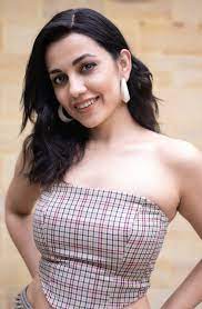 Esha Kansara - Wikipedia