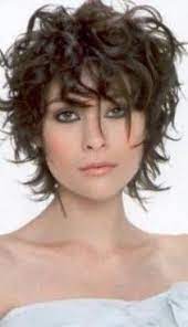 Coiffure Cheveux Courts Boucles Cheveux Beaute Tendances Et Conseils 2016 2017 Cheveux Courts Boucles Cheveux Courts Cheveux Courts Frises