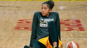 Candace parker is a professional basketball player. Adorable Proof That Candace Parker Is Longing For The Dog Days Candace Parker Female Athletes Candace