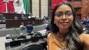 Elizabeth Cervantes‎