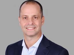 Bill Lashbrook's Instagram, Twitter & Facebook