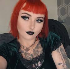 Anyone that can hang a door in osona??