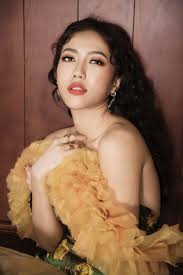 Tạp chí điện tử bóng đá. Diá»‡u Nhi Khiáº¿n Fan Ngháº¹t Thá»Ÿ Khi Há»Ÿ LÆ°ng Tráº§n Go Bong Ä'áº£o Trong Bá»™ áº£nh Má»›i
