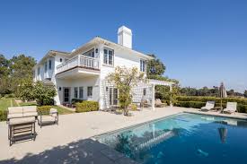 Photo 7 Of 7 In Jodie Foster S Secluded Beverly Hills Home Lists For Beverly Hills Houses Malibu Homes Celebrity Houses