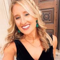 Ashley Stratman's Instagram, Twitter & Facebook