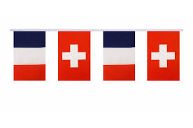 Depuis le 14e siècle, la suisse dispose d'un étendard rouge à croix blanche. Guirlande D Amitie France Suisse 15 X 22 Cm Maison Des Drapeaux Com