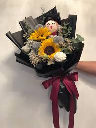 graduation sunflower bouquet 向日葵花 毕业季节 毕业熊 太阳花 gm to book for you need sunflower bouquet 毕业向日葵花束 太阳花花束 生日花束 johorflorist floristjohor jbfl buket