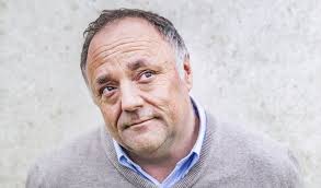 Marc van ranst studeerde geneeskunde aan de universiteit hasselt (toen l.u.c.) en behaalde. Marc Van Ranst Heeft Zijn Handen Vol Aan Het Coronabeleid In Belgie Ik Kijk Met Enige Afgunst Naar Uw Regering Nederlands Dagblad