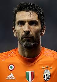 196 см (рост ещё не окончательный). Buffon Dzhanluidzhi Vikipediya