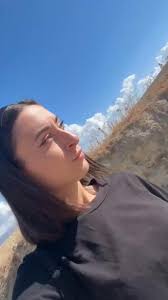 Beny ♥️, Es un precioso perrete de tamaño mediano/pequeño de 2 años., El  miedo que ha vivido desde que llegó al mundo se notaba cuando llegó al  refugio... Beny no se dejaba tocar por ninguno de los ...