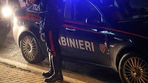 Non si ferma all'alt dei carabinieri, inseguito e denunciato - Gazzetta di  Reggio Reggio