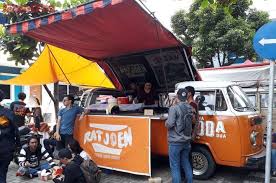 Panduan berniaga bisnes food truck di malaysia. Yuk Intip Food Truck Omar Annas Yang Jual Ratjoen Buat Bikers Gridoto Com