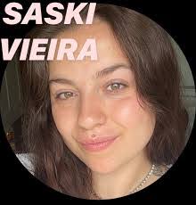 Amanda Affleck's Instagram, Twitter & Facebook