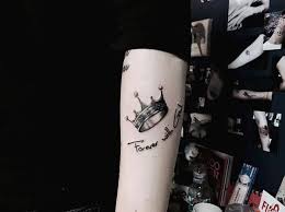 Tattoos always have to be big and intricate to look amazing. Crown Tattoos King And Queen Crown Tattoos With Meaning