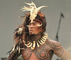 Polynesian Tattoos Are Full Of Symbolic Meaning And Vary From An Island To Another C Glennia Warrior Dance Polynesian Tattoo Filipino Tattoos Hawaiian Tattoo