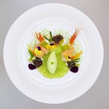 Christian Bau 3 Sterne Koch Gastgeber Im Gourmetrestaurant Victor 39 S Fine Dining Perfektion Anrichten Auf Dem Teller Lebensmittelkunst Kreatives Essen