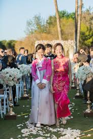 Korean And Chinese Mothers Of The Bride And Groom Dresses Korean Wedding Korean Wedding Traditions Mother Of The Bride Hair