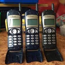 Flip phones - Mitsubishi Trium Geo MT ...