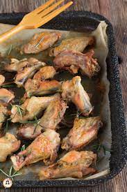 Poco prima di terminare la cottura, passare alla modalità grill per meglio far rosolare Ali Di Pollo Al Forno Secondo Piatto Croccante Senza Panatura