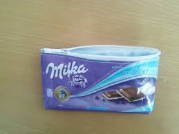 milka schokolade tasche aus dem papier einer tafel schokolade candy wrapping wallet upcycle