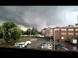 Tornado in alabama appears to be the worst natural disaster in usa in the past few years. Tuscaloosa Tornado From Bevill On Ua Campus Youtube