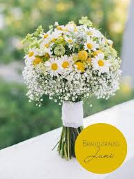 Brautstrauss Des Monats Ein Frohlicher Sommerstrauss Hochzeitsblog Fraulein K Sagt Ja Yellow Wedding Bouquet Wedding Flowers Yellow Bouquets