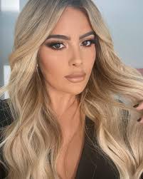 last nights glam 🤍 brows: @toofaced fine pencil soft brunette eyes:  @morphebrushes 9M palette lashes: @with.karla it's my night cheeks:  @narsissist torrid lips: @morphebrushes sweet tea + @maccosmetics yash  #melbournemakeupartist