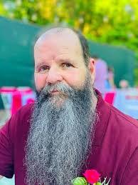 Franklin Beard's Instagram, Twitter & Facebook