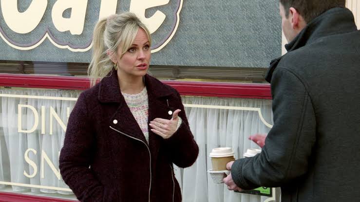 Coronation Street's Tina O'Brien calls out paparazzi photographer in filmed  clash