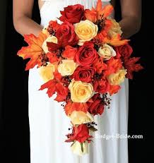 Beth hebert and her husband were paying for their wedding on their own, so they settled on a budget of $10,000 for entire wedding weekend festivities. Cascading Herbst Hochzeit Blumenstrausse Bilder Mit Roten Atlas Sammlung Hochzeitskleid Bridal Bouquet Fall Red Bouquet Wedding Wedding Bouquets Pictures