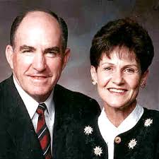 Sister Joan Jensen Peterson, wife of Elder Wayne S. Peterson, dies