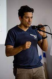 קרא הכל על עמיחי שיקלי באתר החדשות כיפה: Amichai Chikli Wikipedia