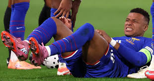 France 3-0 Azerbaijan: Mbappe injured after extending scoring streak to 10 games