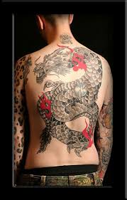 Vol chinois dragon rouge de bande dessinée. å¢¨tatouage Homme Japonais 15 Idees De Tatouage Japonais Homme Photos Tatouage Pour Homme Idees Et Motifs Tattoos