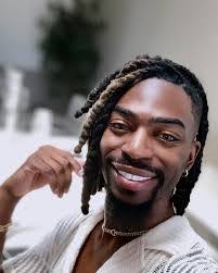 Derrick Reese's Instagram, Twitter & Facebook