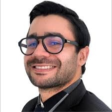 Dr. César Arroyo E.