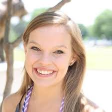 Kendra Hooper's Instagram, Twitter & Facebook