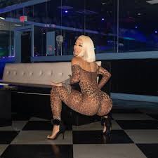 Ruby Rose Twitter - Flawless face, small waist