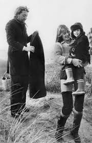 Jane Birkin Et Serge Gainsbourg Je T Aime Moi Non Plus Lyrics English Pin On Jane And Serge