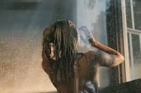 Miley Cyrus goes topless in the shower for her upcoming single Flowers |  Marca