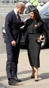 Prince William Was Pictured Warmly Greeting His Future Sister In Law With A Kiss On The Cheek And A Gentle Pat On Meghan Markle Stil Prinz Harry Meghan Markle