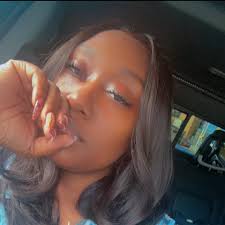 Courtney Harris, Travel Agent