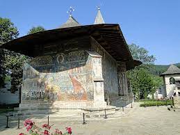 Check spelling or type a new query. Bine Ati Venit In Gura Humorului Simbolul Bucovinei Localitate Atestata Inca De Pe Vremea Lui Stefan Cel Mare Centru Religios De O D House Styles Home Cabin