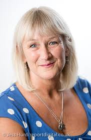 Amanda Burleigh's Instagram, Twitter & Facebook