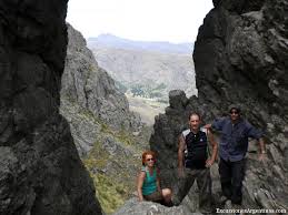 De la capital federal, ubicada al sudoeste de la provincia de buenos aires, en el corazón del fértil valle del sauce grande y custodiada por las sierras mas altas de toda la provincia, constituidas por el sistema geológico de ventania. Que Hacer En Sierra De La Ventana Excursionesargentinas Com