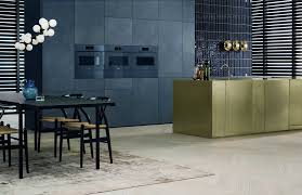 Miele Artline Kuche Kitchen Reduktion Reduction Design Schwarz Black Gold Lamp Kuchendesign Modern Kuchen Design Moderne Kuche