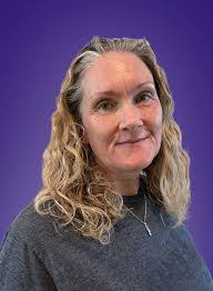 Julie Karas's Instagram, Twitter & Facebook