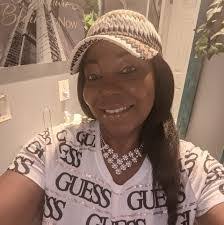 Mari Watts's Instagram, Twitter & Facebook