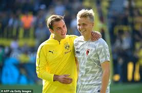 How did the fans experience the drama about götze in the 72nd minute? Fqjxqephfsvxrm